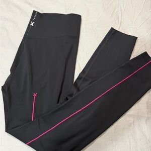 Salvage Black Leggings with pink Detail